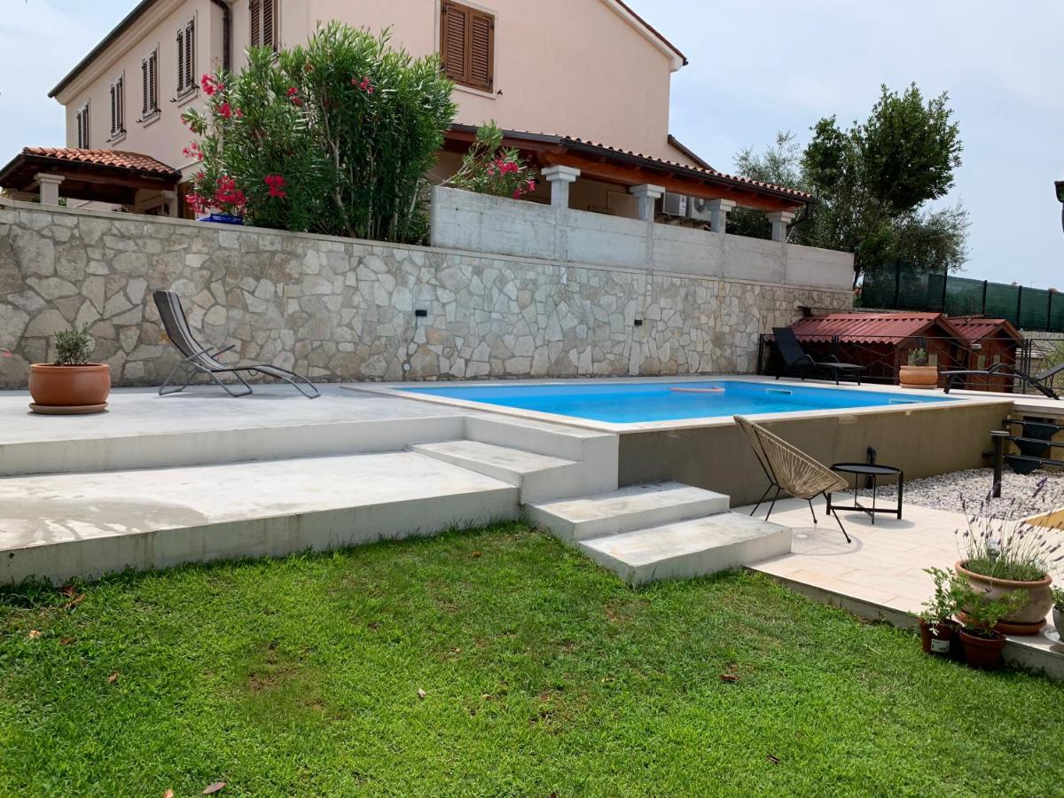 Kamenjak Volme, Cousy House With Pool بنجول المظهر الخارجي الصورة
